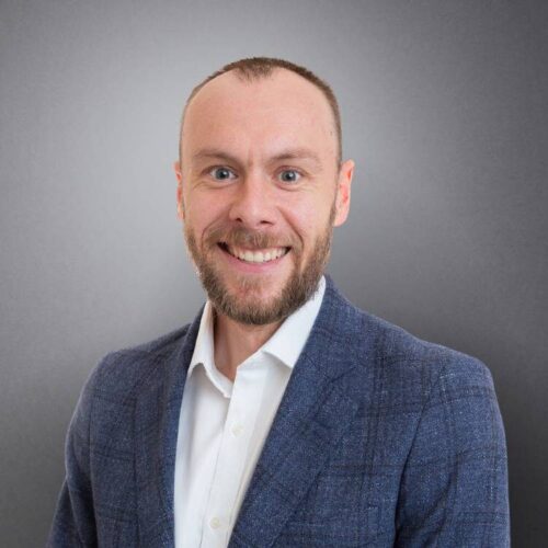 Simon Ward, Author at Finspective